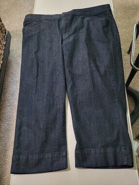Women’s Dark Blue Capris - Classic Straight Fit